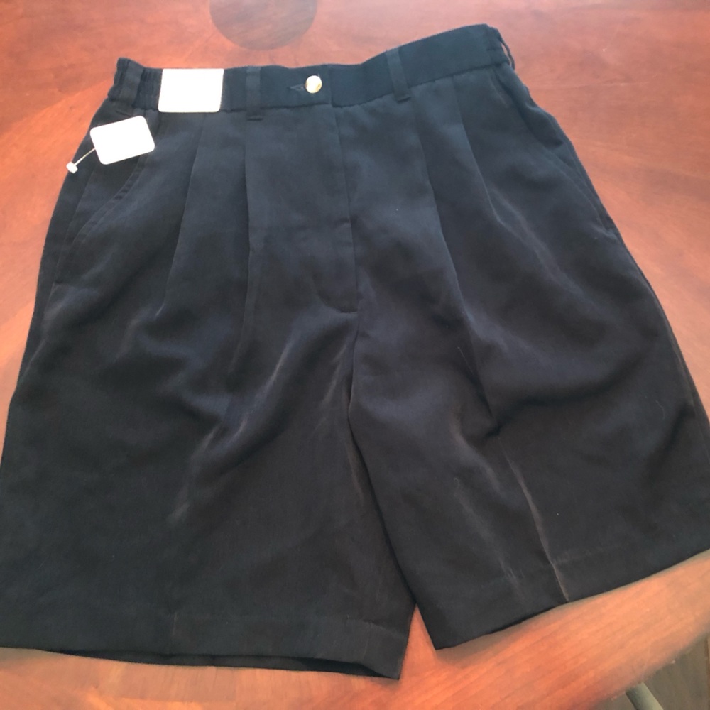 Ladies black golf shorts size 10. NWT.